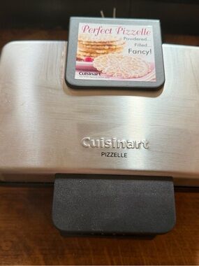 Cuisinart Black and White Pizzelle Maker Packaging Artwork